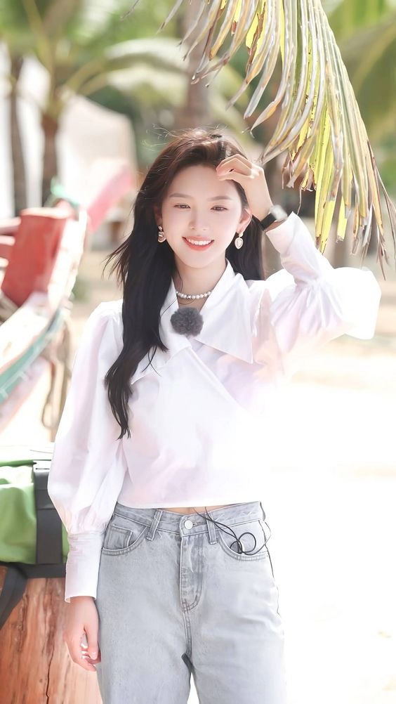 Style nữ chính phim ngôn tình chưa lên sóng đã viral mọi mặt trận: Xinh xắn, ngọt ngào chuẩn "mối tình đầu"- Ảnh 9. Style nữ chính phim ngôn tình chưa lên sóng đã viral mọi mặt trận: Xinh xắn, ngọt ngào chuẩn "mối tình đầu"- Ảnh 9.