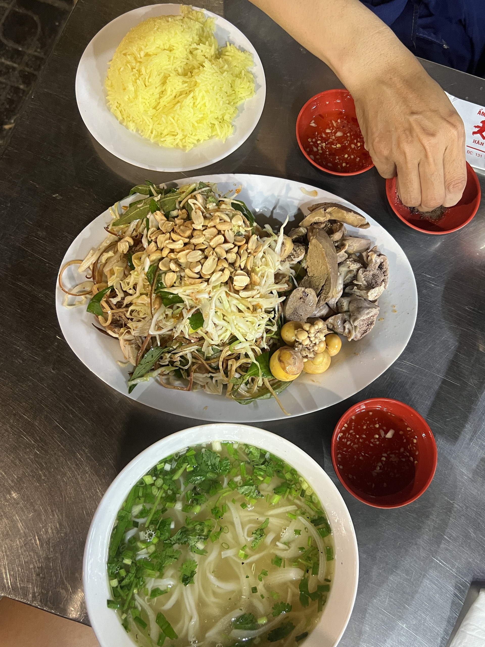 "Huyền thoại" cơm gà Bảo Anh từng được truyền tai "ngon nhất quận 5" bây giờ thế nào?- Ảnh 5. "Huyền thoại" cơm gà Bảo Anh từng được truyền tai "ngon nhất quận 5" bây giờ thế nào?- Ảnh 5.