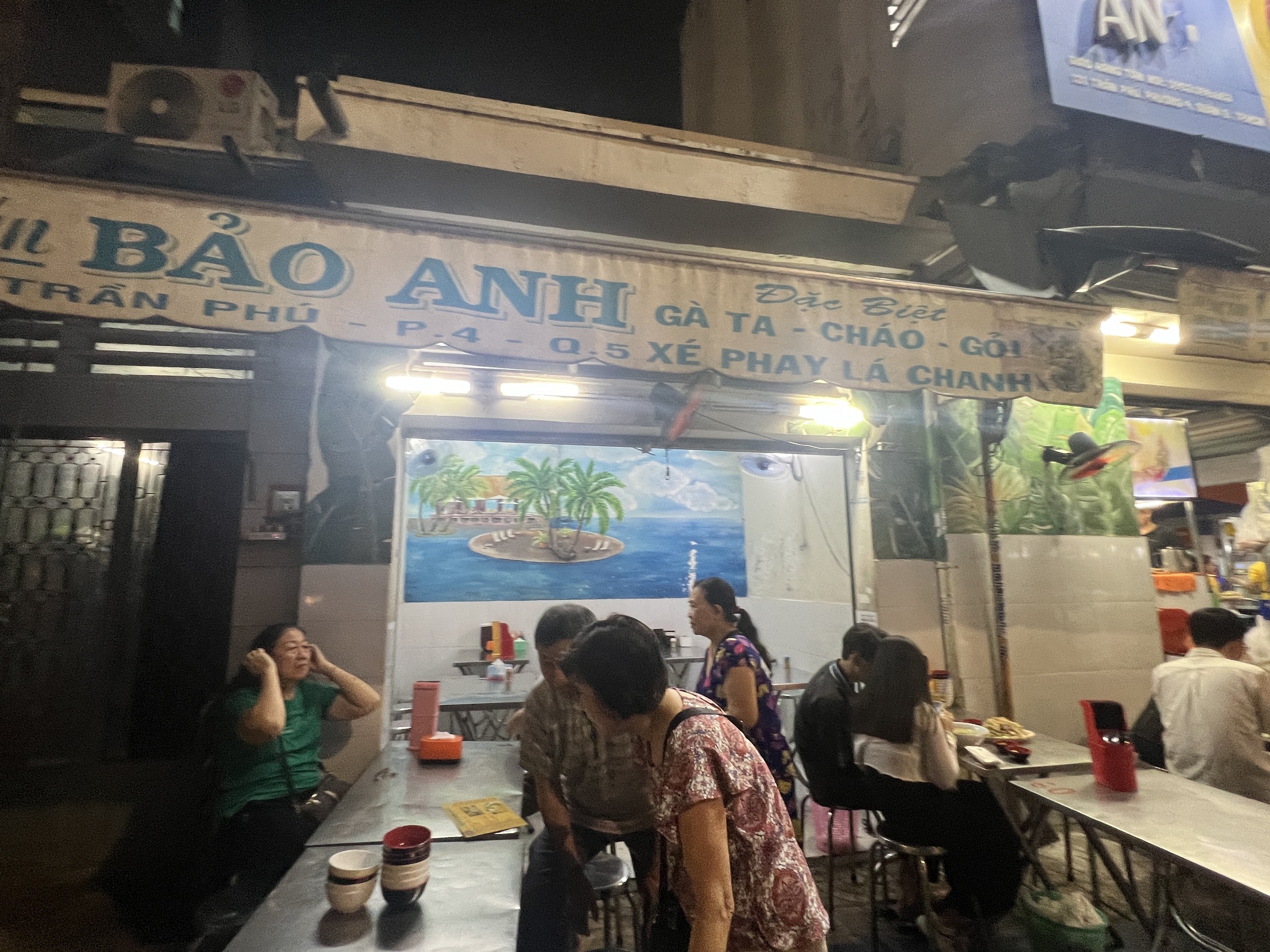 "Huyền thoại" cơm gà Bảo Anh từng được truyền tai "ngon nhất quận 5" bây giờ thế nào?- Ảnh 8. "Huyền thoại" cơm gà Bảo Anh từng được truyền tai "ngon nhất quận 5" bây giờ thế nào?- Ảnh 8.