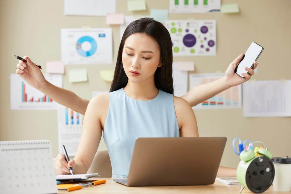 Tiết lộ thói quen chi tiêu của những "bậc thầy" tiết kiệm tiền- Ảnh 2.