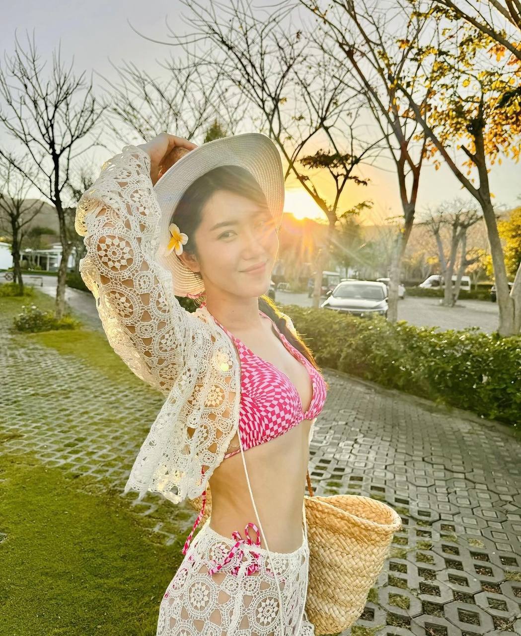 Gọi Thúy Ngân là "chiến thần" bikini hệ màu với tủ đồ rực rỡ không để đâu cho hết- Ảnh 6. Gọi Thúy Ngân là "chiến thần" bikini hệ màu với tủ đồ rực rỡ không để đâu cho hết- Ảnh 6.