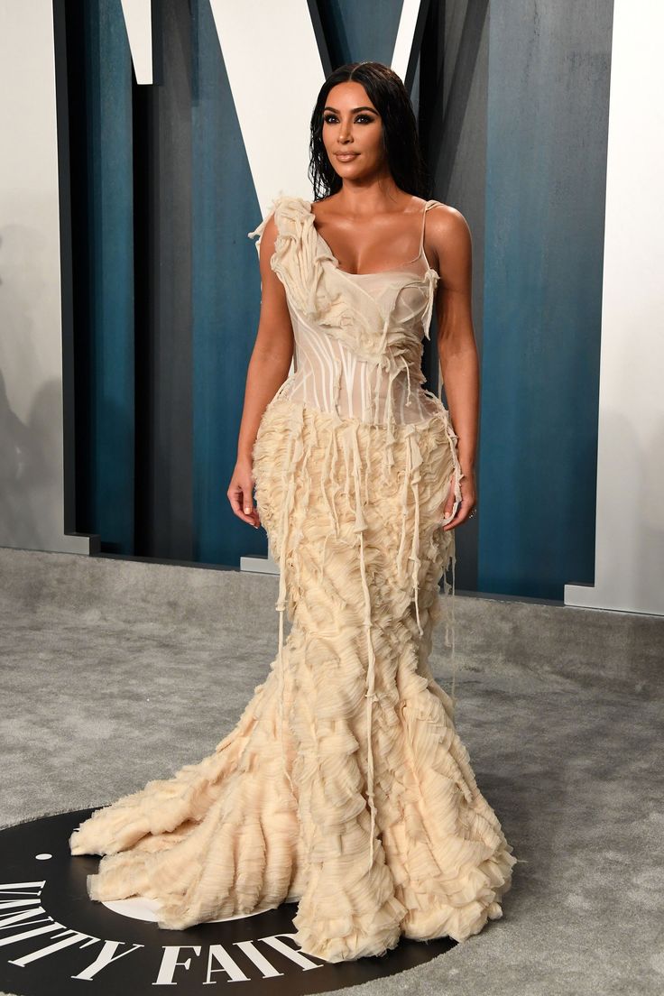 Ngoài váy của Marilyn Monroe, Kim Kardashian từng dính tin đồn làm hỏng chiếc váy "quan trọng nhất thế kỉ 21"- Ảnh 17. Ngoài váy của Marilyn Monroe, Kim Kardashian từng dính tin đồn làm hỏng chiếc váy "quan trọng nhất thế kỉ 21"- Ảnh 17.
