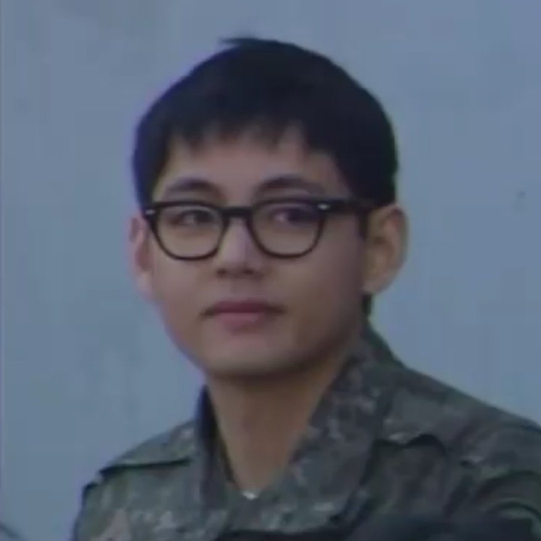 Nam thần quân đội xứ Hàn: Nam Joo Hyuk đô lên trông thấy, V - Jin (BTS) đẹp chấp cả cam thường- Ảnh 11.