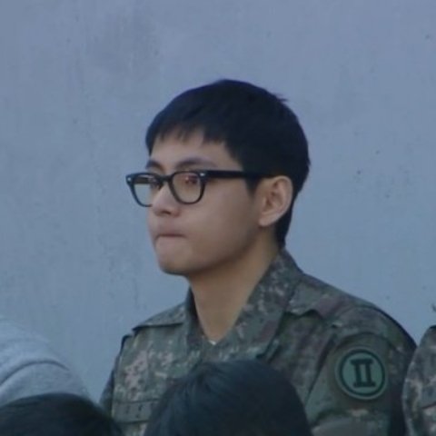 Nam thần quân đội xứ Hàn: Nam Joo Hyuk đô lên trông thấy, V - Jin (BTS) đẹp chấp cả cam thường- Ảnh 10.