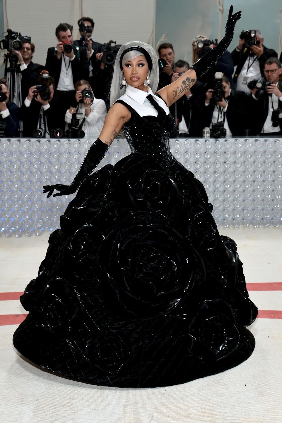 Dàn sao tề tựu tại Met Gala 2024: Taylor Swift sánh đôi bạn trai, Lisa có màn ra mắt "Oscar thời trang"?- Ảnh 16.