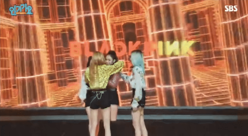 BLACKPINK viral trở lại vì encore gây tranh cãi của "em gái NewJeans": Đẳng cấp nhóm nữ toàn cầu vẫn khác!- Ảnh 6. BLACKPINK viral trở lại vì encore gây tranh cãi của "em gái NewJeans": Đẳng cấp nhóm nữ toàn cầu vẫn khác!- Ảnh 6.