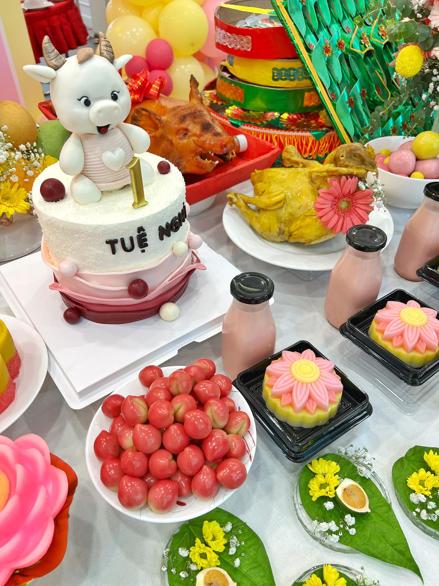 Ngắm những bữa tiệc đầy tháng và thôi nôi "đẹp như tranh vẽ" cho con của hội bỉm sữa- Ảnh 3.