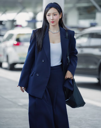 Sao châu Á biến sân bay thành sàn catwalk: MIN diện trang sức 2 tỷ, Grey D bảnh không kém mỹ nam xứ Hàn- Ảnh 1.