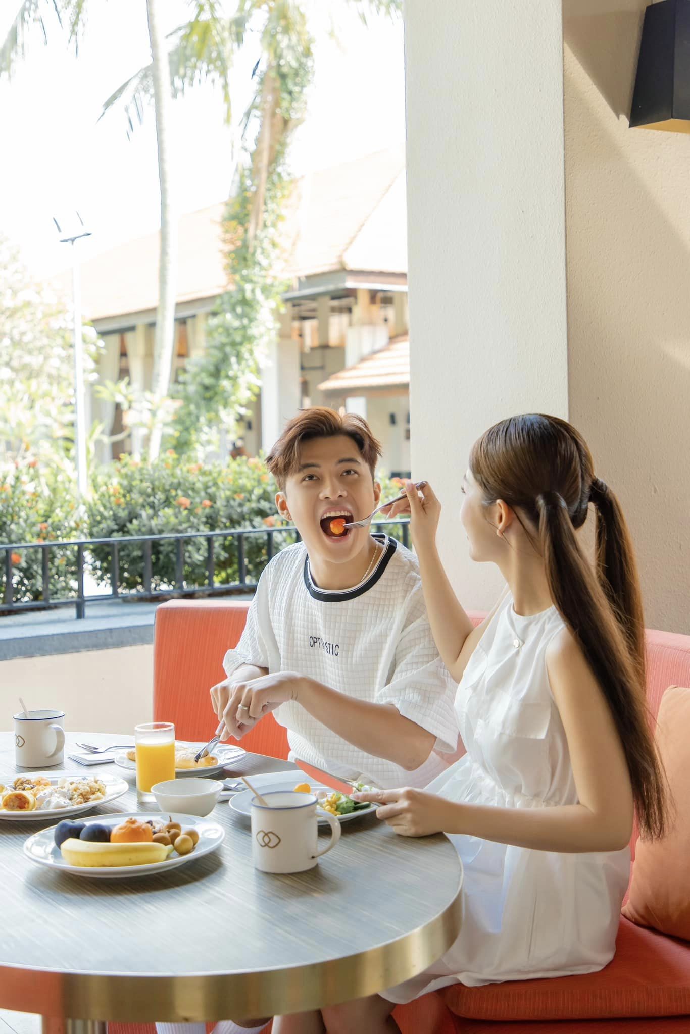 Puka - Gin Tuấn Kiệt tình tứ hưởng tuần trăng mật ở nước ngoài, thái độ ra sao khi bị dính drama với Khả Như?- Ảnh 3.