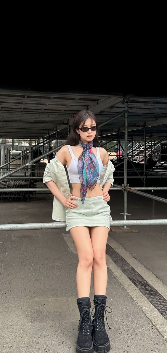 "Đại ca" Jennie tuy không cao nhưng vẫn khiến người khác ngước nhìn nhờ 3 chiêu "kéo dài chân"- Ảnh 2.