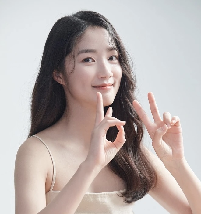 Nữ chính Lovely Runner gây sốt khi lộ ảnh thời trung học, nhan sắc ra sao mà dân tình bàn tán không ngớt?- Ảnh 12.