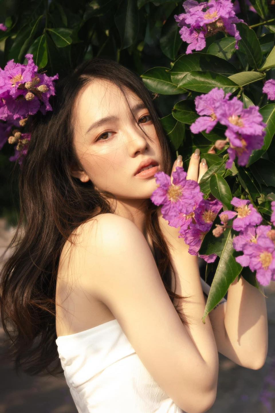 Cả cõi mạng đang "đu trend" hoa bằng lăng: Mách chị em vài chiêu đơn giản để có ảnh đẹp không thua gì hoa hậu!- Ảnh 4.