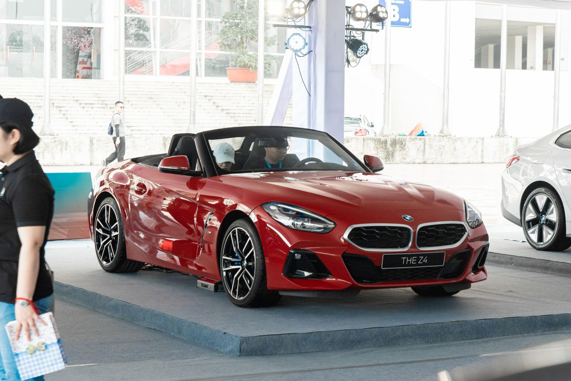 Trải nghiệm dàn xe sang BMW, MINI, BMW Motorrad hàng chục tỷ đồng tại Summerfest- Ảnh 4.