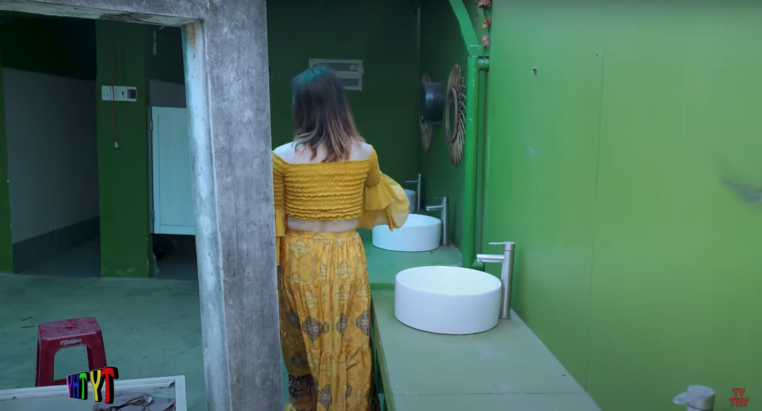 "Thánh gỏi đu đủ" Ty Thy tiếp tục tuyên bố sẽ gây "chấn động", chuyện thu phí 3k giữ xe bất ngờ được nhắc lại- Ảnh 5. "Thánh gỏi đu đủ" Ty Thy tiếp tục tuyên bố sẽ gây "chấn động", chuyện thu phí 3k giữ xe bất ngờ được nhắc lại- Ảnh 5.