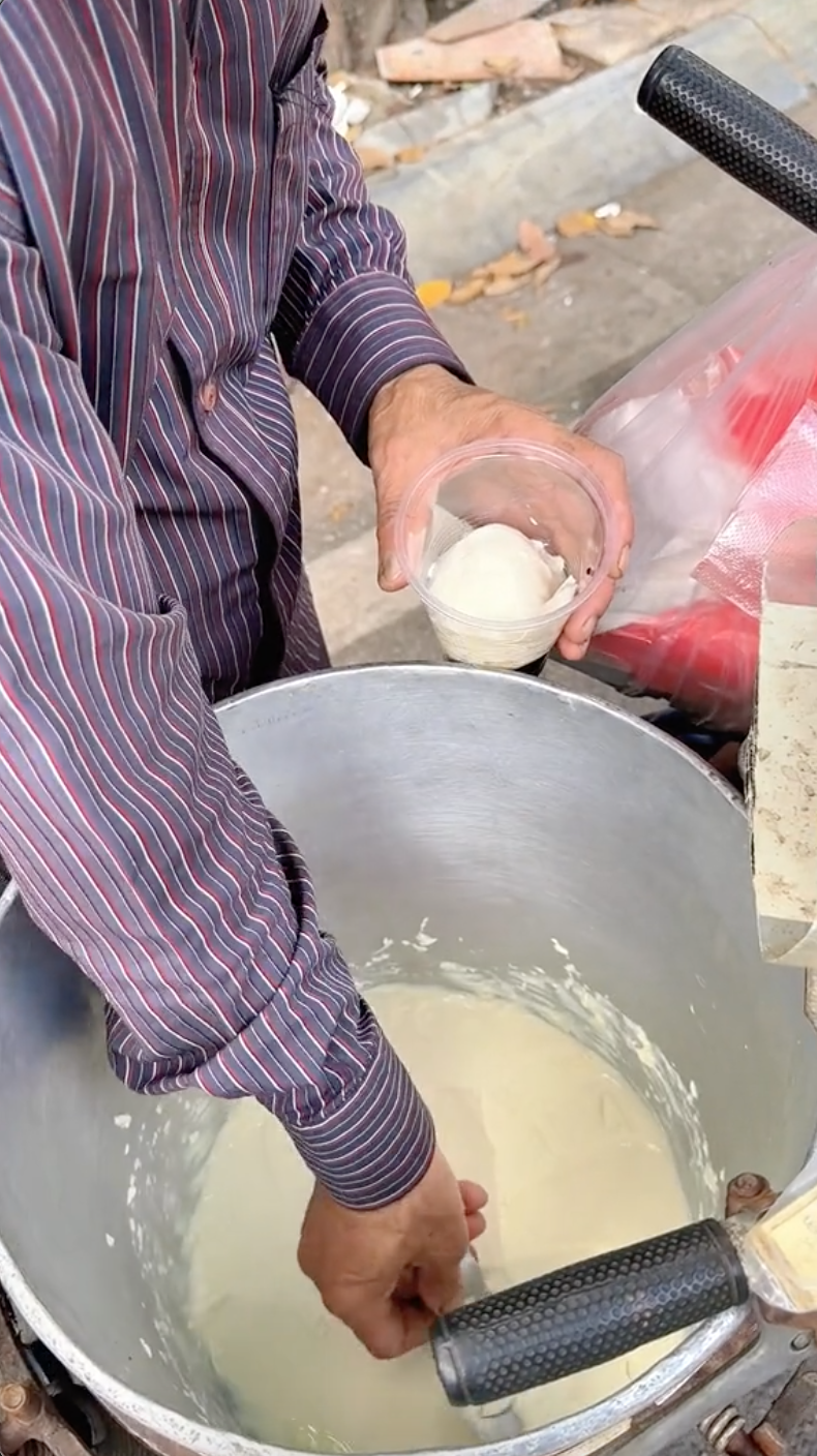 Tào phớ Hà Nội và tàu hũ Sài Gòn: Cùng là 1 món nhưng cách ăn khách nhau "một trời một vực"!- Ảnh 3.