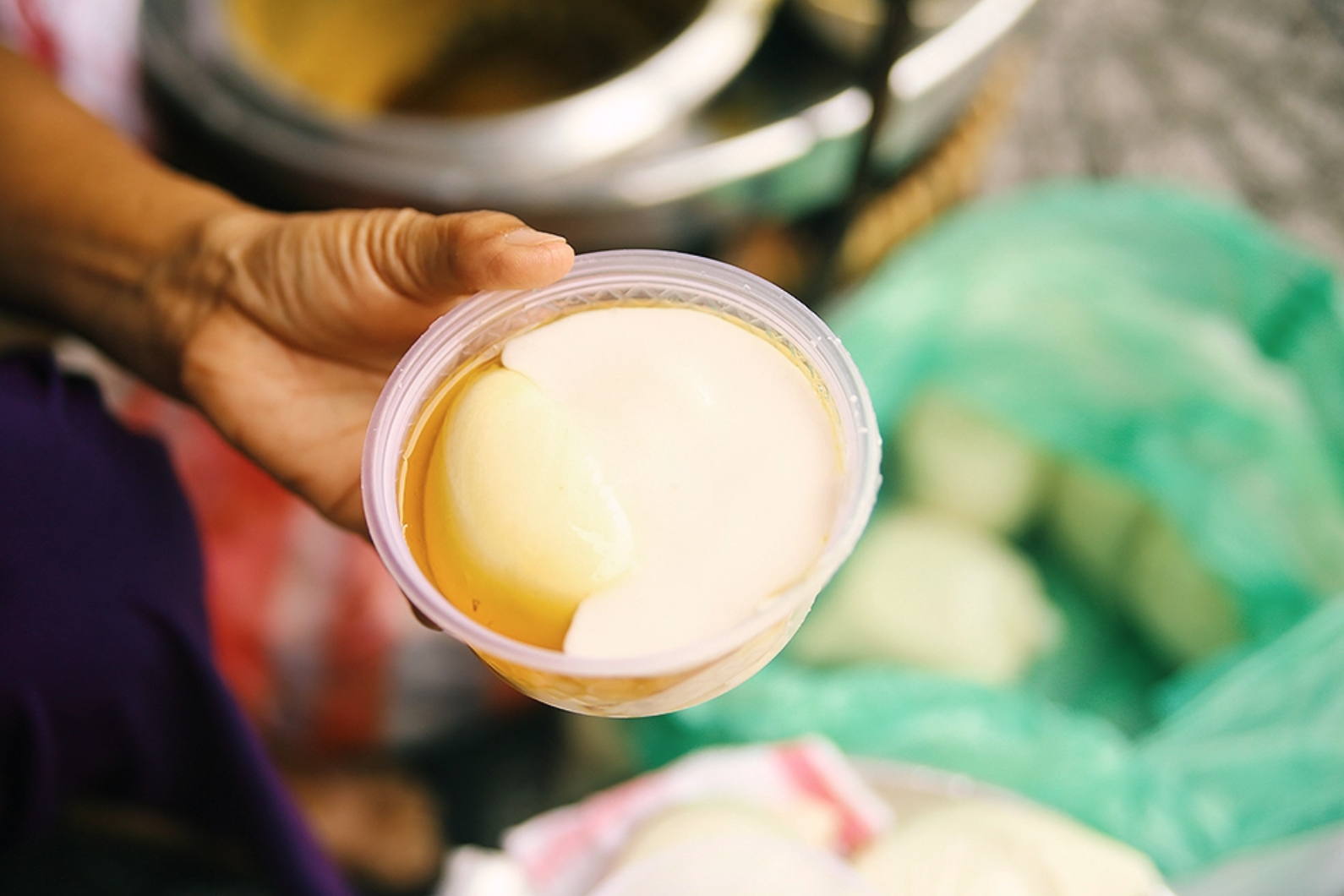 Tào phớ Hà Nội và tàu hũ Sài Gòn: Cùng là 1 món nhưng cách ăn khách nhau "một trời một vực"!- Ảnh 7.