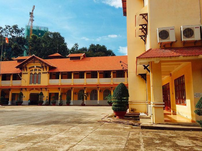 "Cheap moment" với thần tượng qua loạt đại học danh tiếng: Nơi nào cũng như phim trường, cứ check-in là có ảnh đẹp- Ảnh 4.
