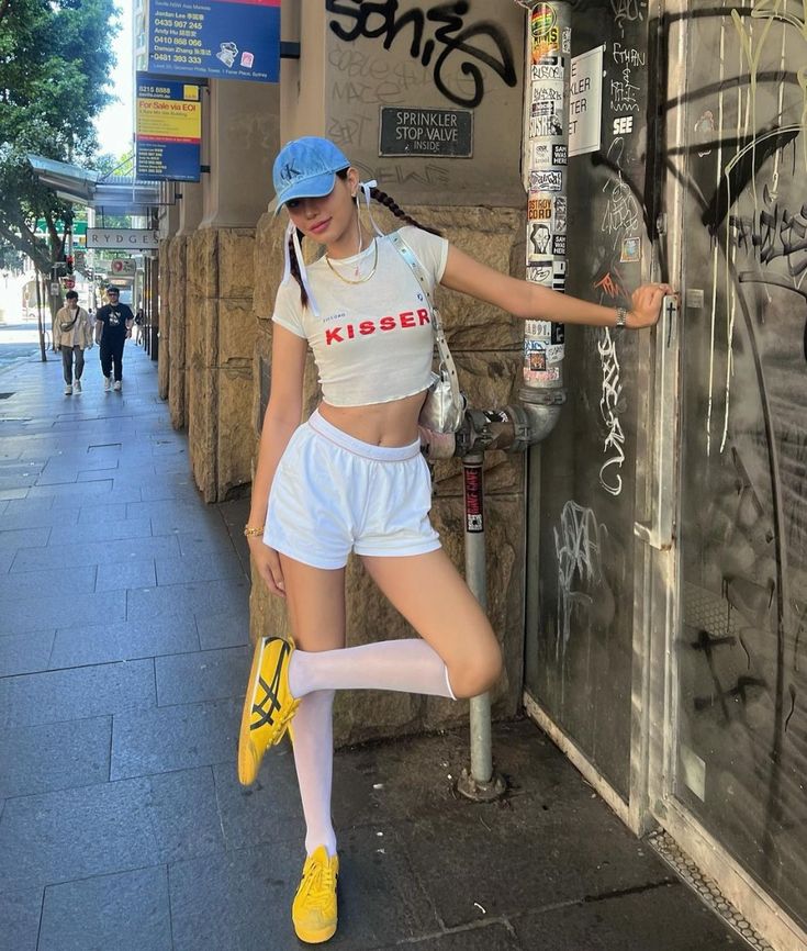 Boxer short - chiếc "quần lười" đang hot: Mát mẻ, xinh xắn, hợp cho những ngày chẳng biết mặc gì- Ảnh 4.