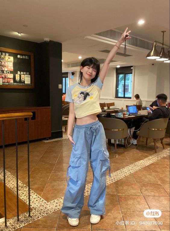 6 kiểu áo “ngoan xinh iu” bạn nhất định phải có để hè này mặc đi đâu cũng được khen- Ảnh 12. 6 kiểu áo “ngoan xinh iu” bạn nhất định phải có để hè này mặc đi đâu cũng được khen- Ảnh 12.