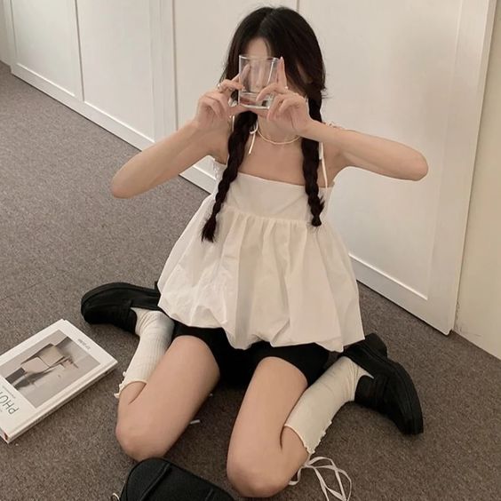 6 kiểu áo “ngoan xinh iu” bạn nhất định phải có để hè này mặc đi đâu cũng được khen- Ảnh 16. 6 kiểu áo “ngoan xinh iu” bạn nhất định phải có để hè này mặc đi đâu cũng được khen- Ảnh 16.