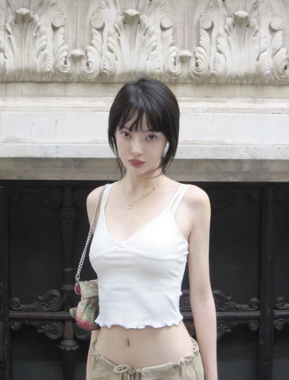 6 kiểu áo “ngoan xinh iu” bạn nhất định phải có để hè này mặc đi đâu cũng được khen- Ảnh 4. 6 kiểu áo “ngoan xinh iu” bạn nhất định phải có để hè này mặc đi đâu cũng được khen- Ảnh 4.