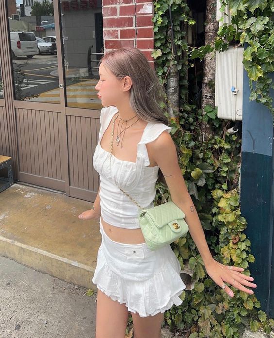 6 kiểu áo “ngoan xinh iu” bạn nhất định phải có để hè này mặc đi đâu cũng được khen- Ảnh 9. 6 kiểu áo “ngoan xinh iu” bạn nhất định phải có để hè này mặc đi đâu cũng được khen- Ảnh 9.