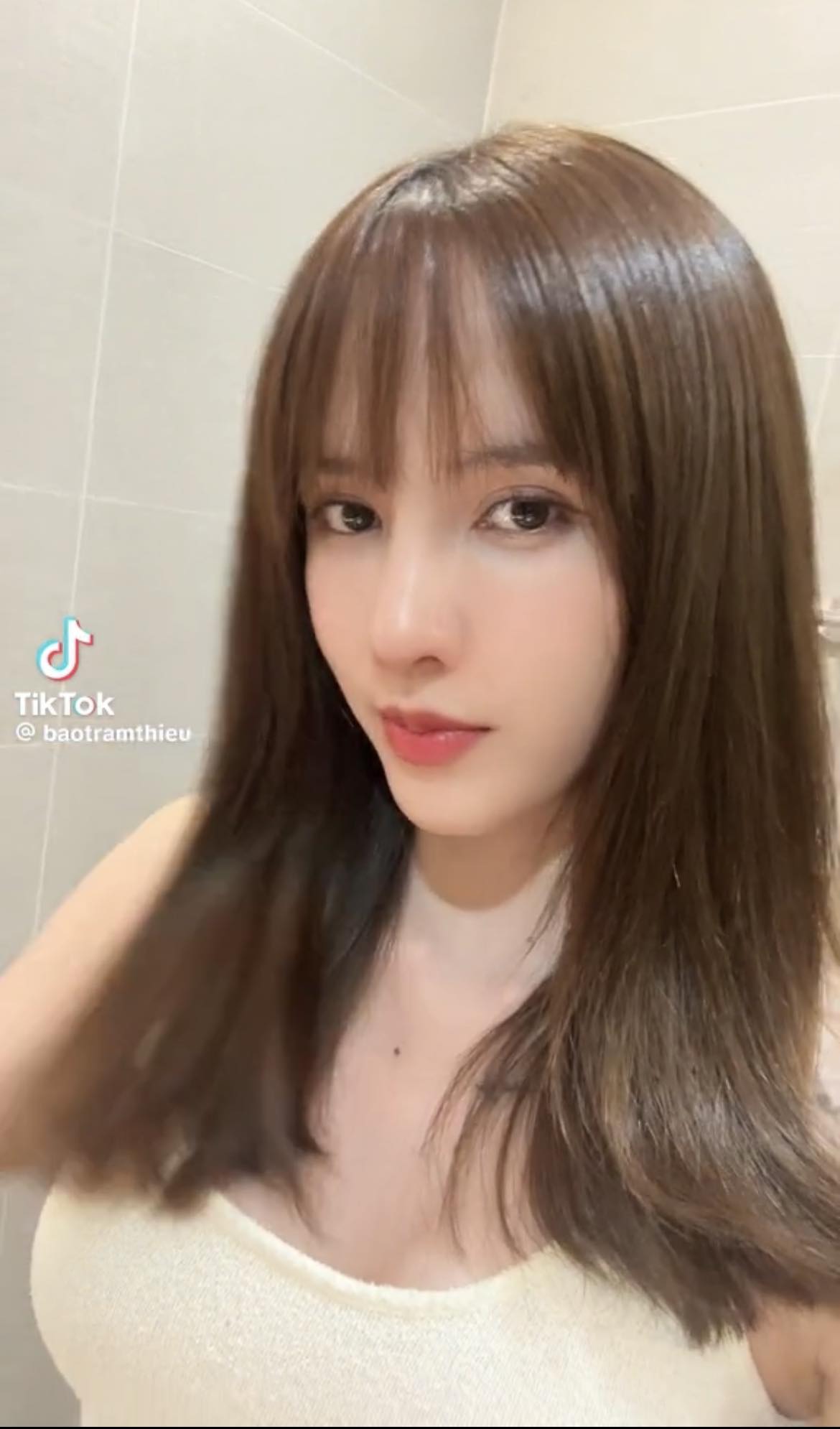 Thiều Bảo Trâm lộ diện mạo lạ hoắc, phản ứng đáng chú ý khi bị nghi vừa sửa mũi- Ảnh 1.