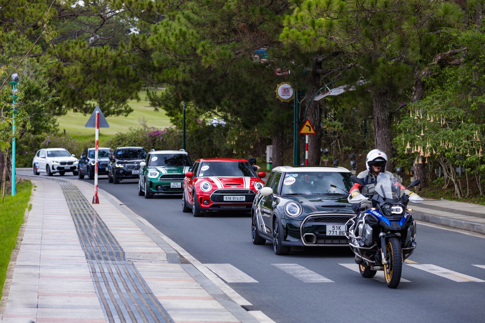 Dàn xe MINI "lên rừng, xuống biển" trong hành trình đến Đà Lạt - Phan Thiết- Ảnh 2.