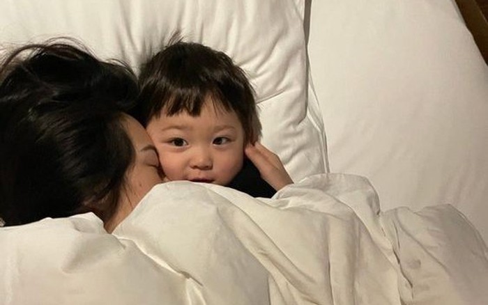 Khi gia đình có em bé thứ 2, con lớn ngủ với ai là tốt nhất?- Ảnh 2. Khi gia đình có em bé thứ 2, con lớn ngủ với ai là tốt nhất?- Ảnh 2.