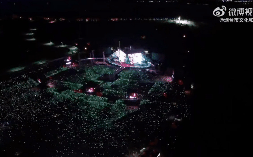 "Đỉnh lưu" xứ tỷ dân tổ chức concert độc lạ: Bắt đầu từ đêm đến khi trời sáng, cả biển người cùng đón bình minh!- Ảnh 6. "Đỉnh lưu" xứ tỷ dân tổ chức concert độc lạ: Bắt đầu từ đêm đến khi trời sáng, cả biển người cùng đón bình minh!- Ảnh 6.