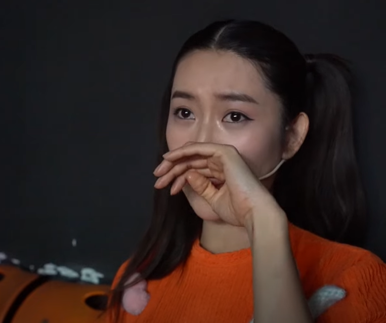 Thúy Ngân cúi mặt và khóc nức nở: "Tôi có rất ít fan, nhưng antifan thì nhiều"- Ảnh 2.