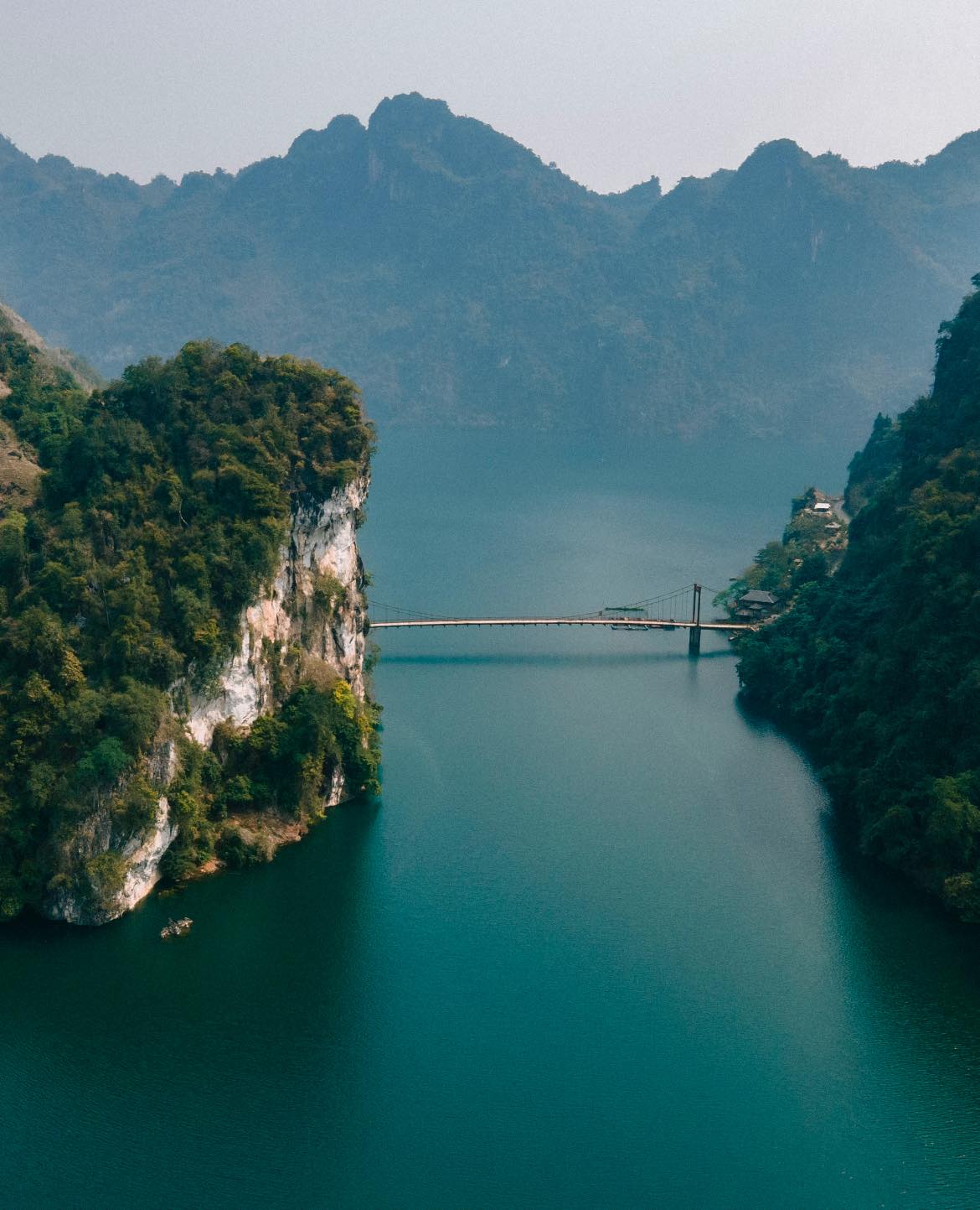 Phát hiện cây cầu treo đẹp như tranh vẽ giữa núi rừng Điện Biên, nhiều người không ngờ đây là khung cảnh tại Việt Nam- Ảnh 5.