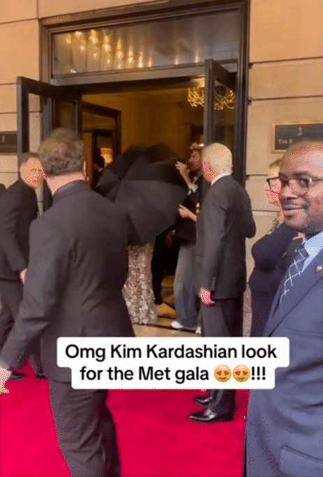 "Nỗi khổ" của Kim Kardashian tại Met Gala: Nói thều thào vì bộ đầm bó chặt cơ thể- Ảnh 4.