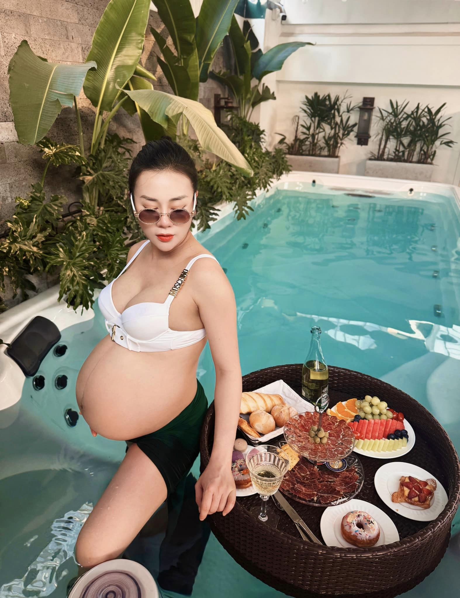 Phương Oanh tẩm bổ, thư giãn phong cách người giàu cuối thai kỳ: Mukbang hải sản size khủng, ưu tiên du lịch tĩnh dưỡng- Ảnh 3.