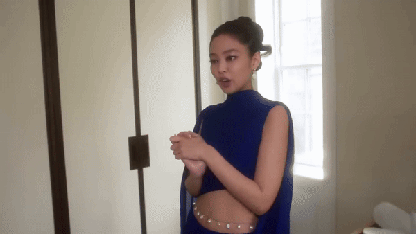 Kệ lời chê bai, Jennie vẫn ưng ý tạo hình tại Met Gala 2024, đặc biệt mê mẫu váy mất 200 giờ hoàn thành- Ảnh 2.
