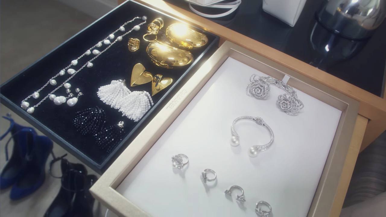 Kệ lời chê bai, Jennie vẫn ưng ý tạo hình tại Met Gala 2024, đặc biệt mê mẫu váy mất 200 giờ hoàn thành- Ảnh 7.