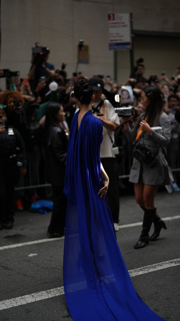 Kệ lời chê bai, Jennie vẫn ưng ý tạo hình tại Met Gala 2024, đặc biệt mê mẫu váy mất 200 giờ hoàn thành- Ảnh 11.