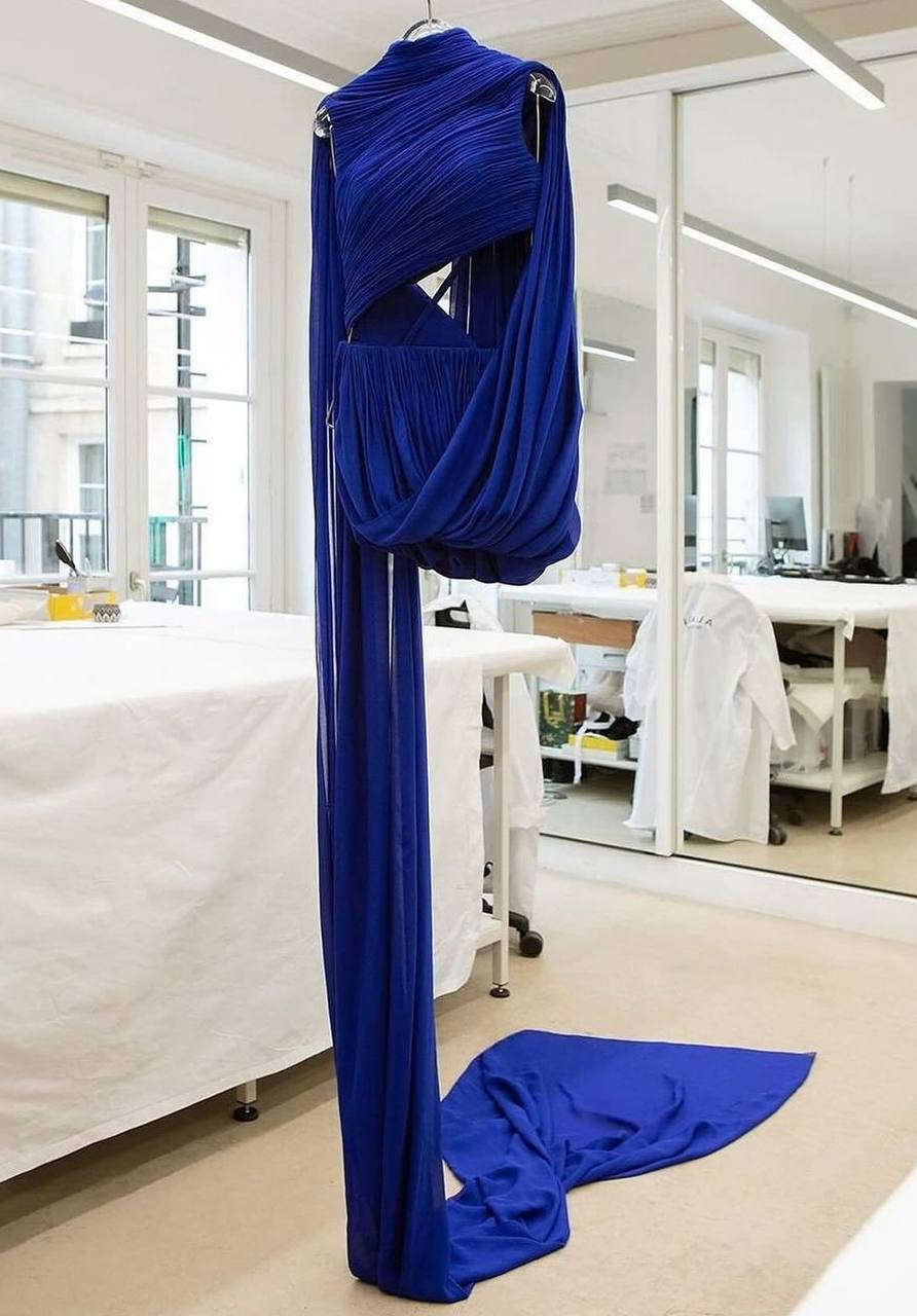 Kệ lời chê bai, Jennie vẫn ưng ý tạo hình tại Met Gala 2024, đặc biệt mê mẫu váy mất 200 giờ hoàn thành- Ảnh 4.