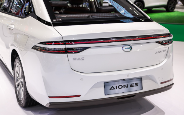 Sedan thuần điện GAC AION ES sắp ra mắt tại Việt Nam: Tiệm cận cỡ Camry, chạy 440km/sạc- Ảnh 3.