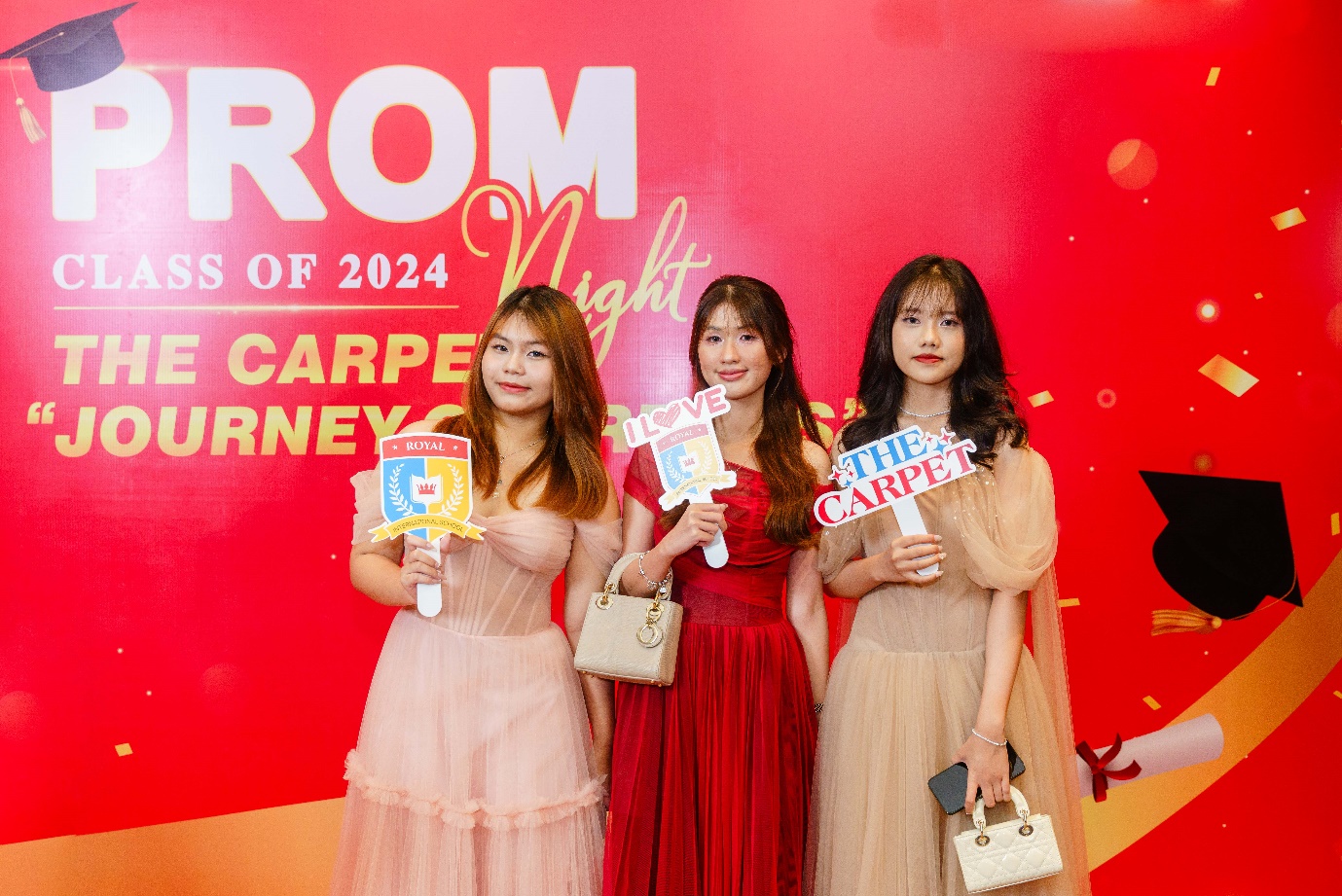 Cận cảnh nhan sắc "xinh yêu" của học sinh Royal School trong Prom cuối cấp: Lên đồ cực chất, catwalk siêu ngầu- Ảnh 4.