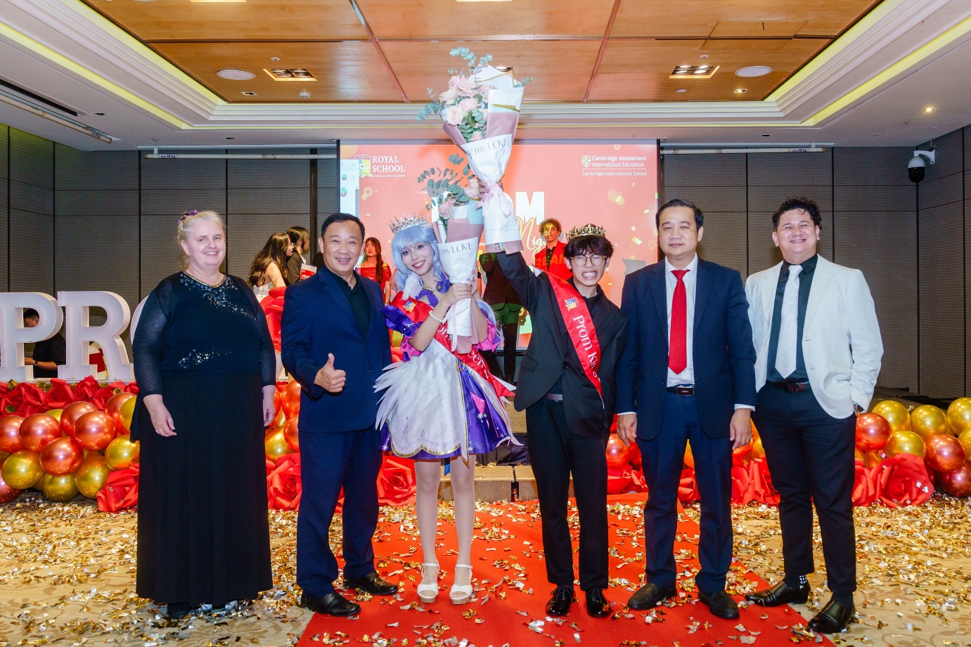 Cận cảnh nhan sắc "xinh yêu" của học sinh Royal School trong Prom cuối cấp: Lên đồ cực chất, catwalk siêu ngầu- Ảnh 10.