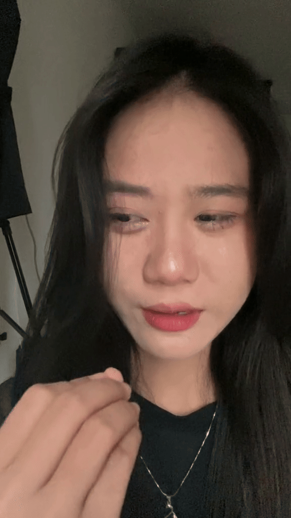 Xôn xao nghi vấn cô gái lấy danh dự của mình để pr cho show diễn- Ảnh 1.