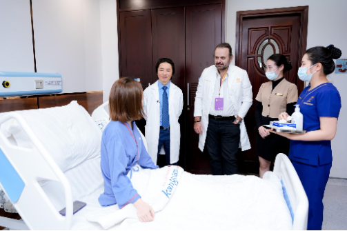 Vị bác sĩ dành trọn tâm huyết cho phẫu thuật thẩm mỹ- Ảnh 4. Vị bác sĩ dành trọn tâm huyết cho phẫu thuật thẩm mỹ- Ảnh 4.