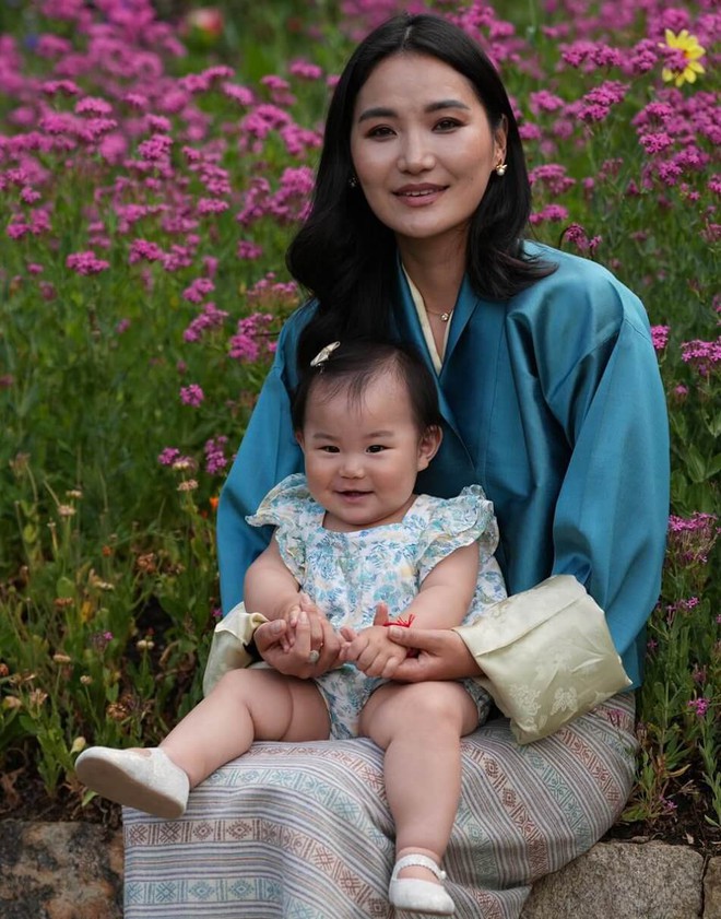 Hoàng hậu "vạn người mê" của Bhutan đón tuổi mới với bức ảnh đặc biệt, khoe trọn nét đẹp khiến nhiều người xuýt xoa - Ảnh 1.
