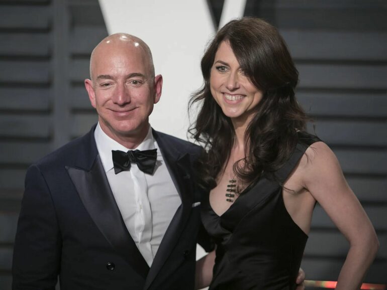 Vị thế vững chắc của vợ cũ tỷ phú Jeff Bezos: Từ thiện hàng tỷ USD vẫn là cổ đông lớn thứ hai của Amazon- Ảnh 1.