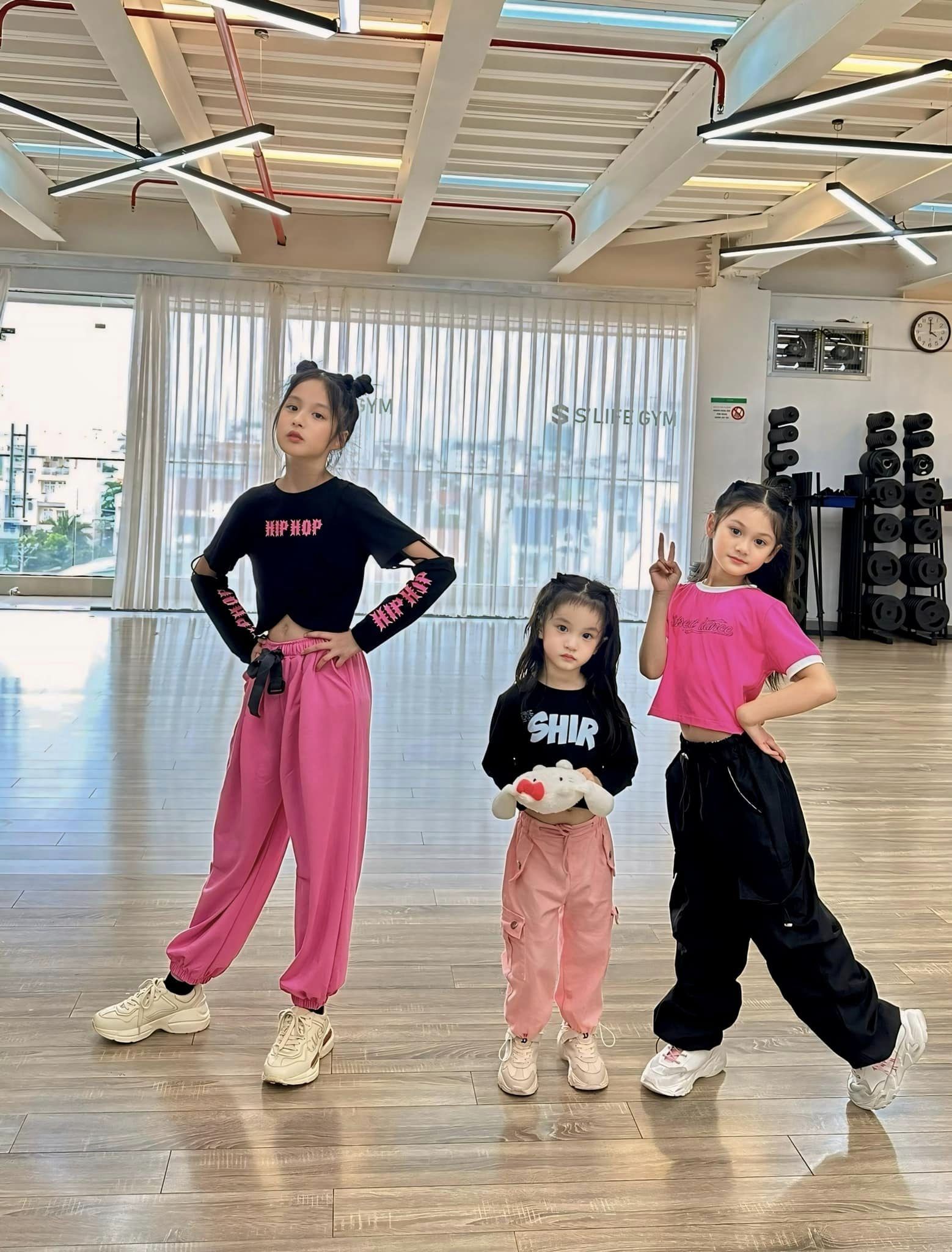 Con gái Đoàn Di Băng mắc hội chứng lạ, nhiều người cho rằng "nhà giàu mới bị", tìm hiểu kĩ ai nấy ngạc nhiên- Ảnh 5. Con gái Đoàn Di Băng mắc hội chứng lạ, nhiều người cho rằng "nhà giàu mới bị", tìm hiểu kĩ ai nấy ngạc nhiên- Ảnh 5.