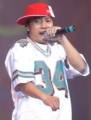 Một Anh Trai Chông Gai tái xuất sau 10 năm ở ẩn: Xuất thân dancer, là “anh đại” rapper nổi tiếng thập niên 2000- Ảnh 2.