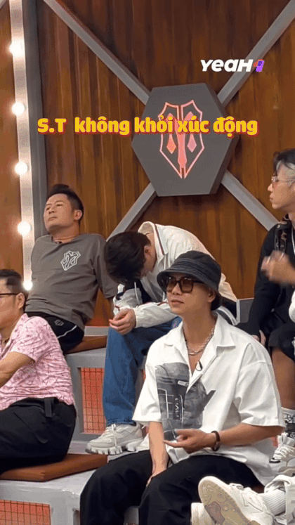 Clip không lên sóng hé lộ S.T và Jun Phạm cùng bật khóc khi nghe ca khúc Ba Kể Con Nghe, lý do là gì?- Ảnh 1.