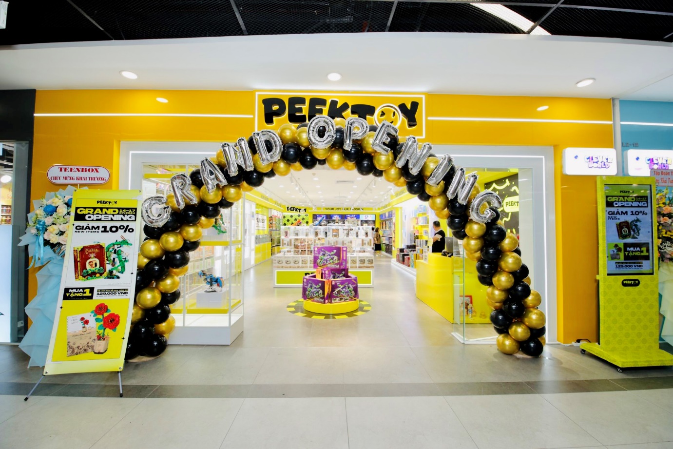 Công ty Clever World ra mắt “PEEKTOY STORE” đầu tiên tại TP Hồ Chí Minh- Ảnh 1.
