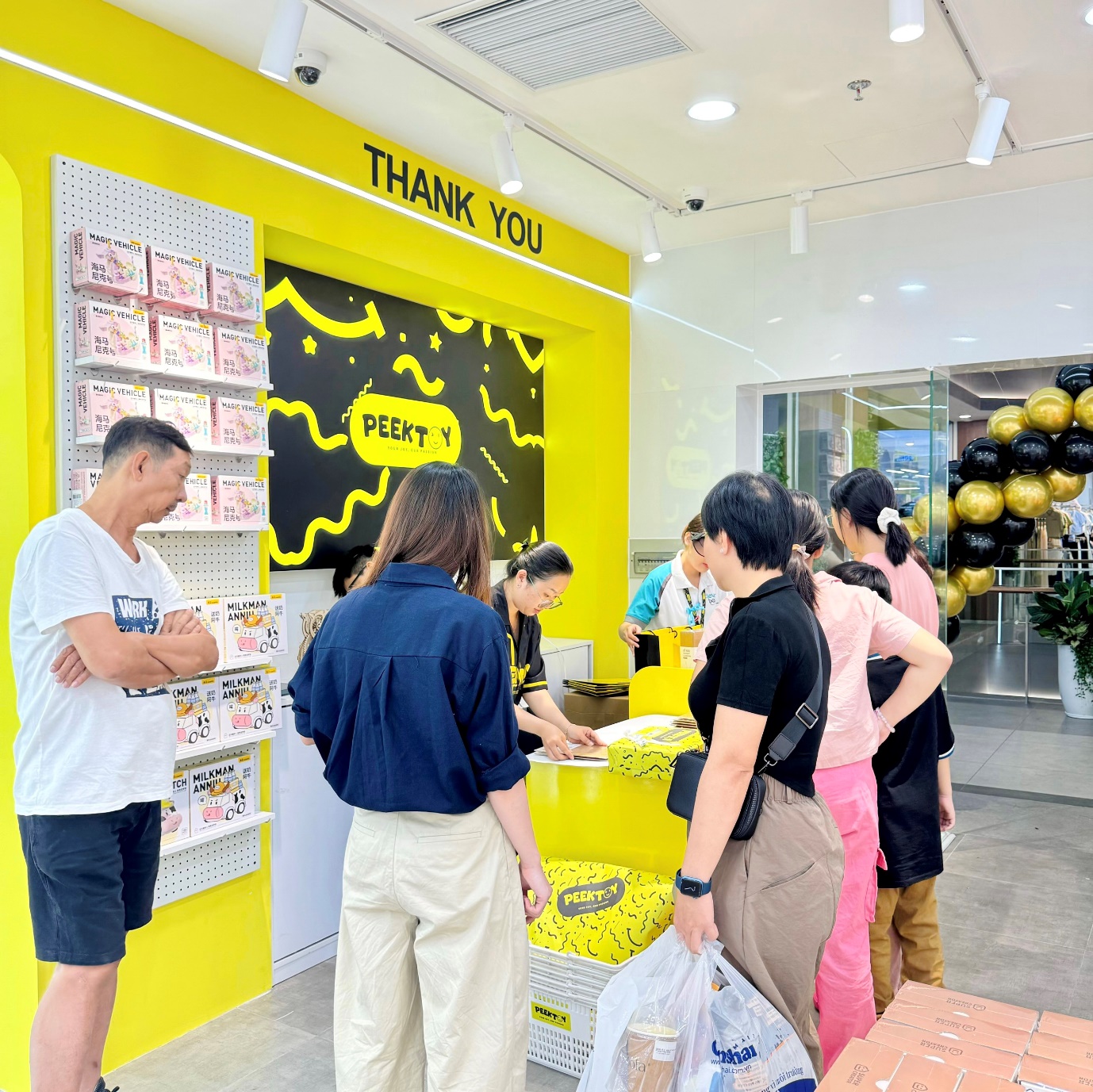 Công ty Clever World ra mắt “PEEKTOY STORE” đầu tiên tại TP Hồ Chí Minh- Ảnh 4.